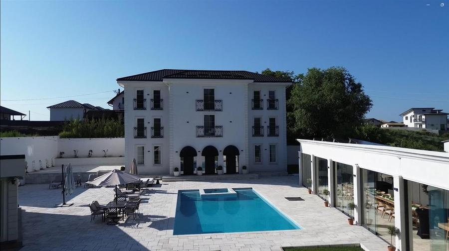 Casă individuală cu 6 camere cu Piscina în Sfântu Ilie