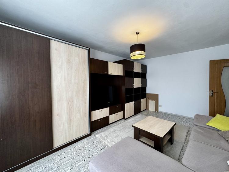 Apartament cu 2 camere decomandat, mobilat în Girocului