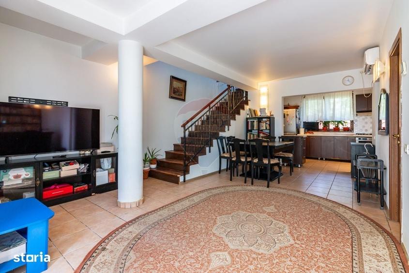Casă cu 4 camere în Central