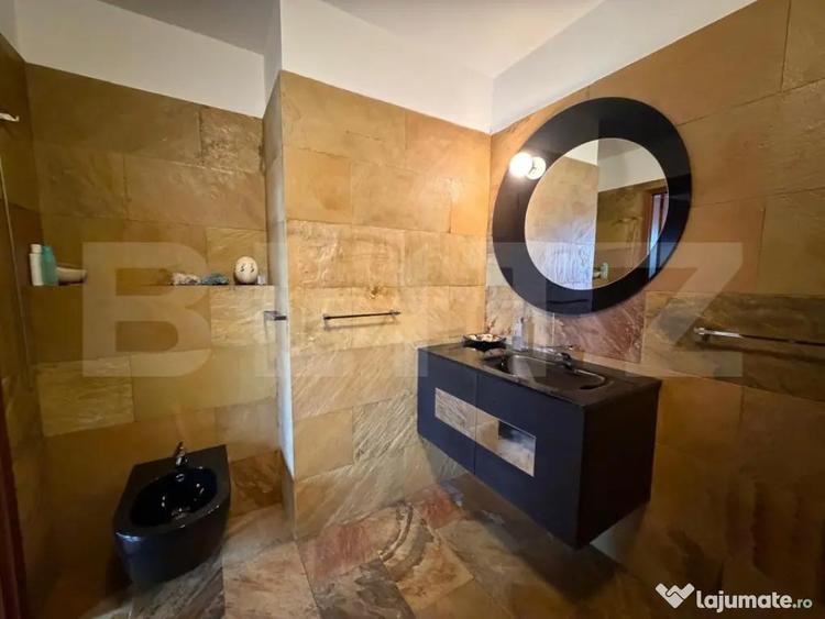 Apartament cu 3 camere decomandat în Bogdăneștilor