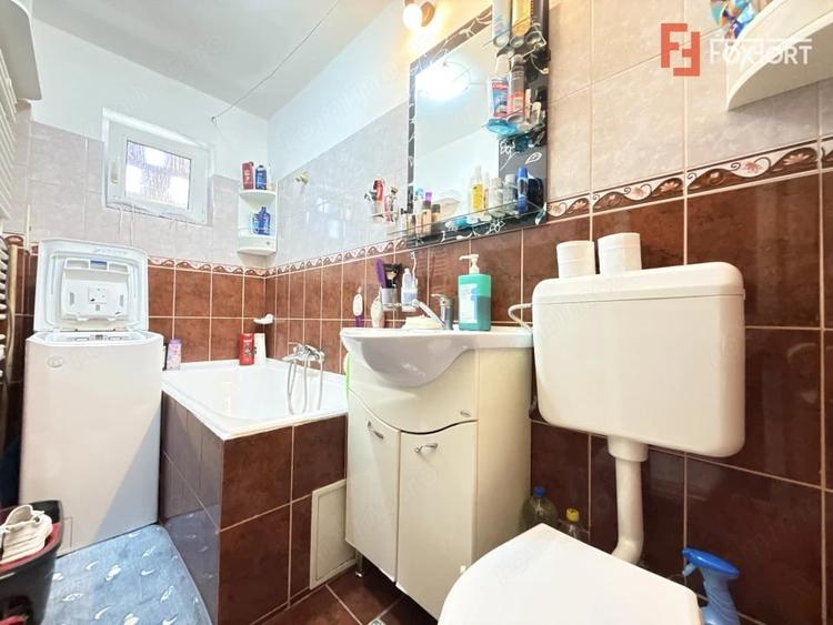 Apartament cu 4 camere semidecomandat în Cetății
