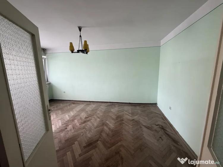 Apartament cu 3 camere decomandat în Ultracentral