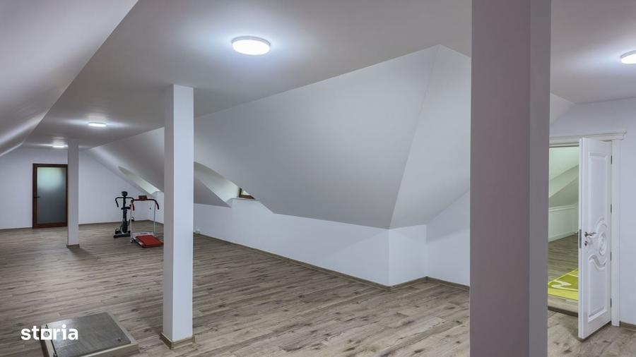 Casă cu 4 camere în Central