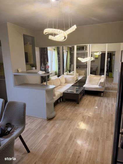 Apartament cu 3 camere în Tineretului