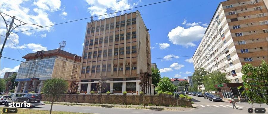 Spațiu comercial, de 2,845 mp, în Central