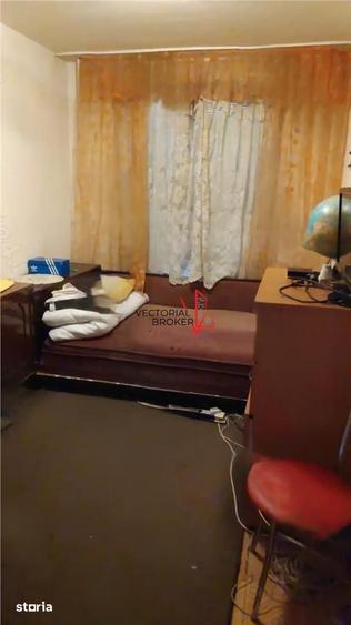 Apartament cu 4 camere semidecomandat, mobilat în Pantelimon