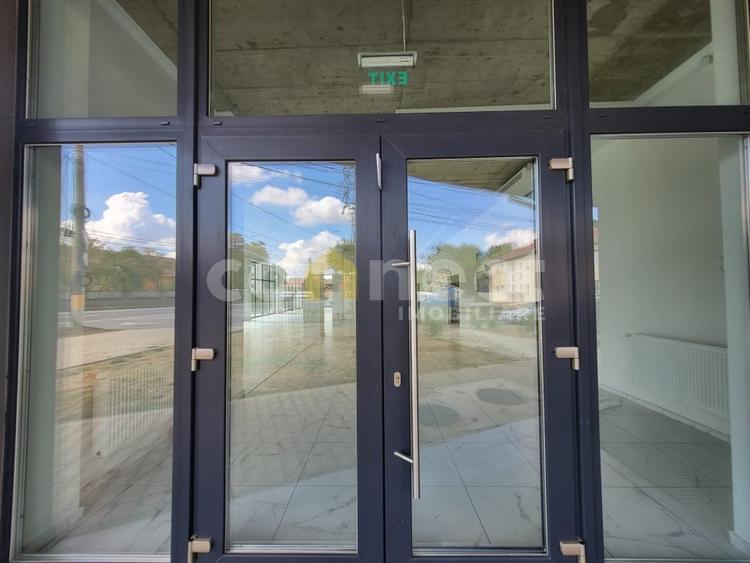 Spațiu comercial, de 440 mp, în Exterior Est