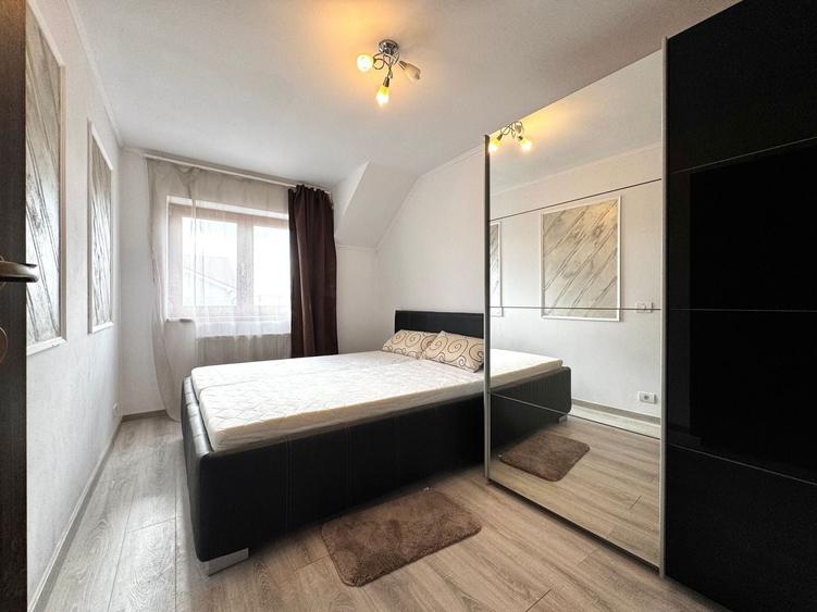 Duplex cu 5 camere cu Canalizare în Dumbrăvița