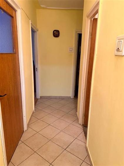 Apartament cu 4 camere decomandat în Dacia
