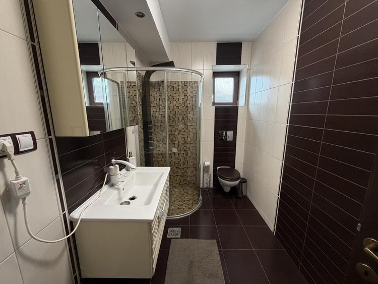 Casă individuală cu 5 camere cu Canalizare în Bărăbanț