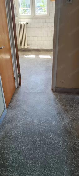 Apartament cu 4 camere semidecomandat în Titan