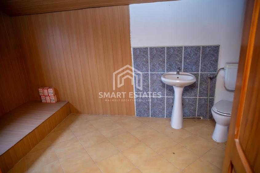 Casă individuală cu 8 camere cu Garaj în Băneasa