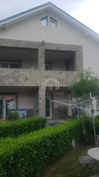 Casă individuală cu 5 camere cu Canalizare în Spătaru