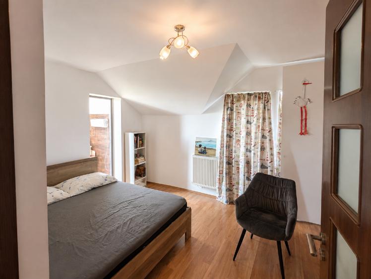 Casă individuală cu 5 camere cu Teren 433 Mp în Central