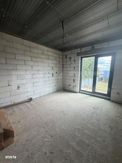 Casa de vanzare, 315 mp, 6 ari teren, 38 m front stradal, zona Plopeni - 1