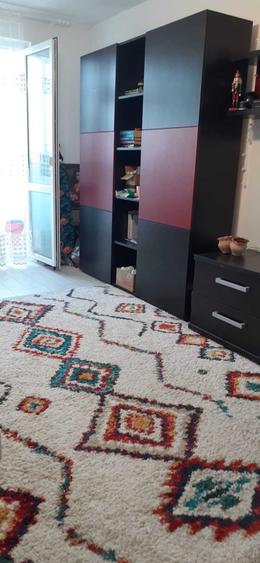 Apartament cu 2 camere decomandat în Tractorul