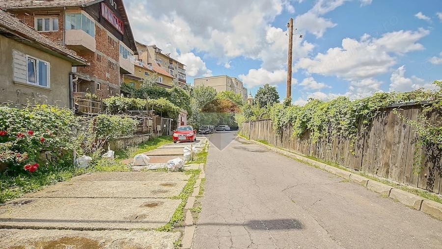 Casă cu 4 camere cu Teren 104 Mp în Centrul Civic