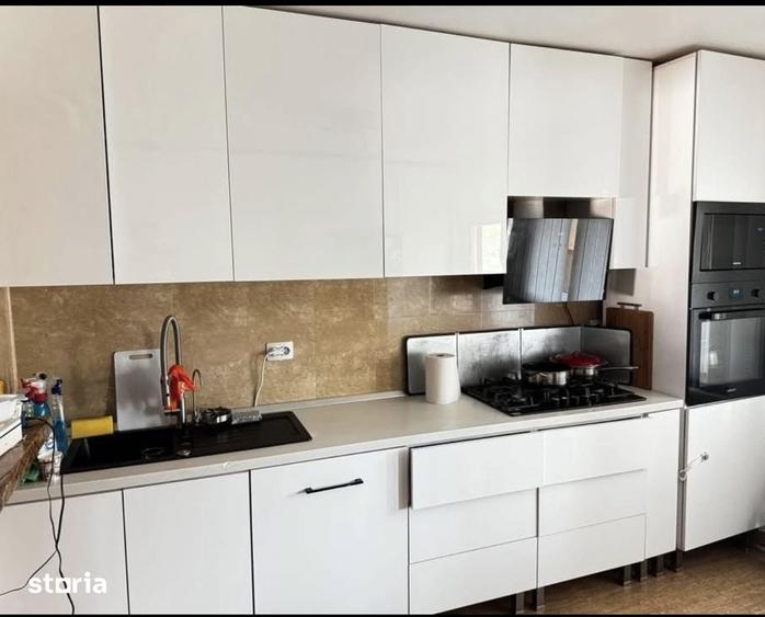 Casă cu Teren 741 Mp în Central