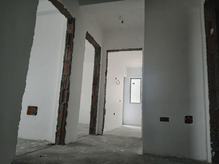 Casă cu 4 camere în Dragomirești-Vale