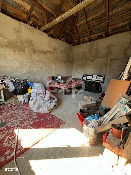 Casă cu 2 camere cu Teren 668 Mp în Petrești