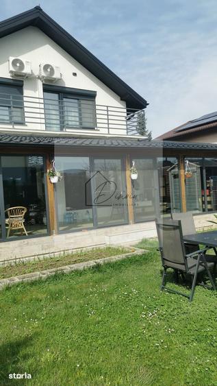 Casă cu 5 camere cu Teren 390 Mp în Vadu Anei