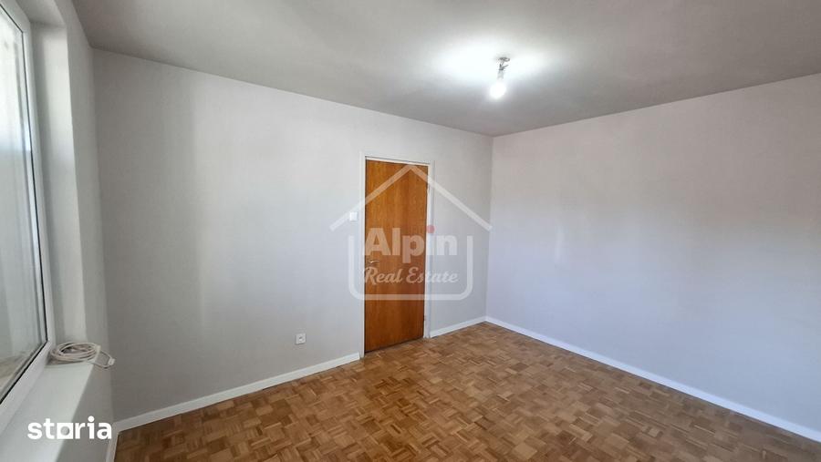 Apartament cu 2 camere semidecomandat în Centrul Civic
