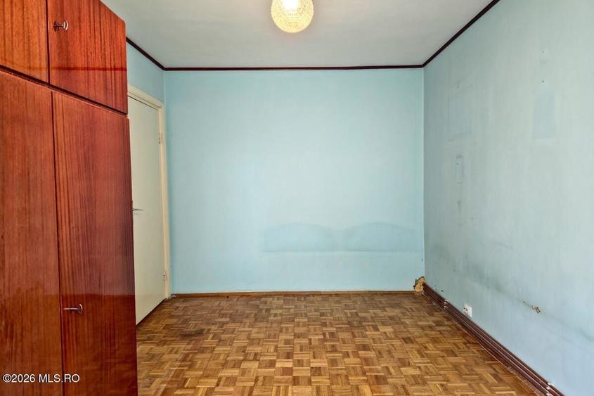 Apartament cu 4 camere decomandat în Gheorghe Lazăr