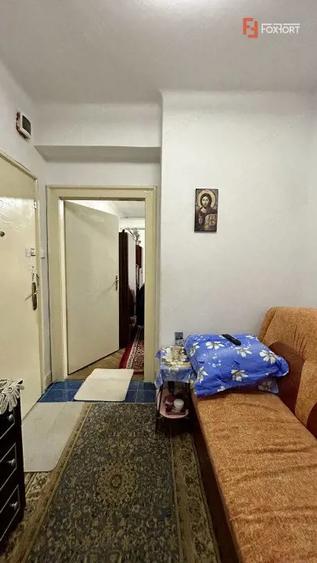 Garsonieră decomandată în Take Ionescu