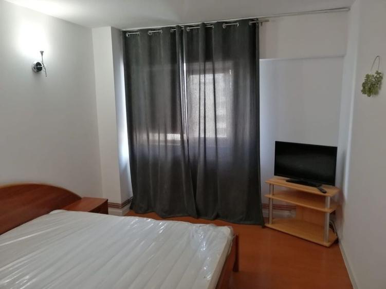 Apartament cu 3 camere decomandat în Popoveni