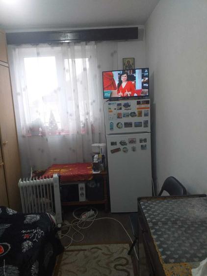 Apartament cu 2 camere nedecomandat în 9 Mai