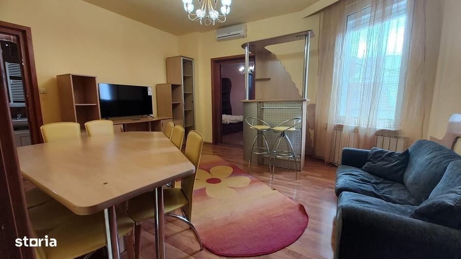 Apartament cu 3 camere în Decebal