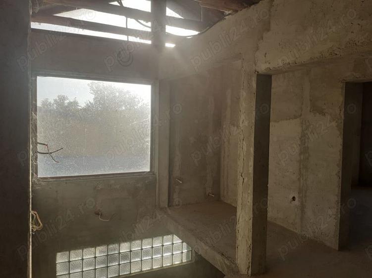 Casă cu 5 camere cu Teren 250 Mp în Buzaului