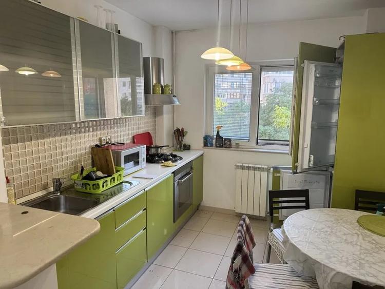 Apartament cu 2 camere semidecomandat, mobilat în Tineretului — fotografia 1