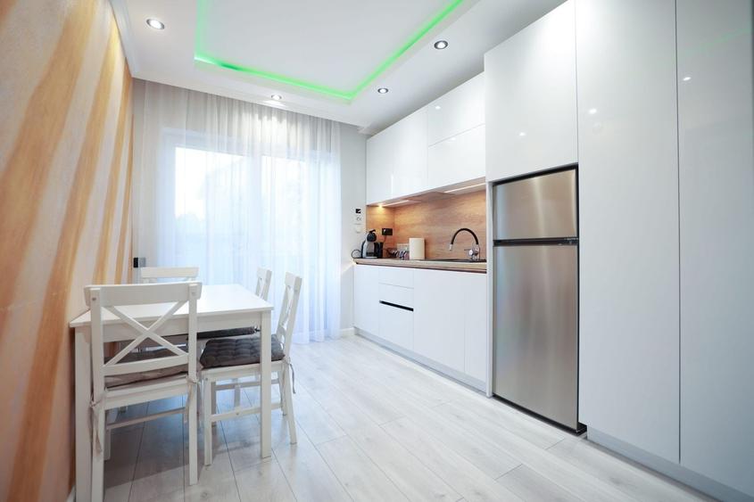 Apartament cu 3 camere decomandat, mobilat în Mărăști
