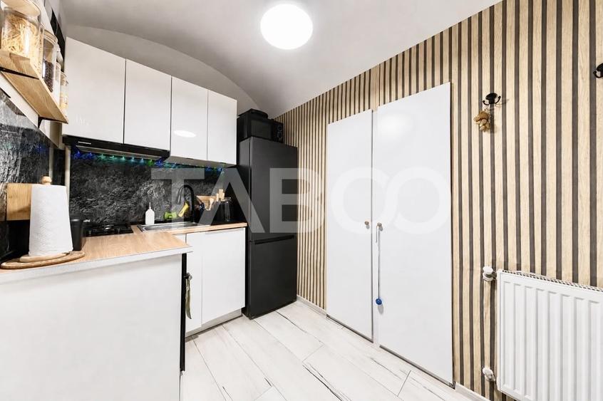 Apartament cu 2 camere semidecomandat, mobilat în Central