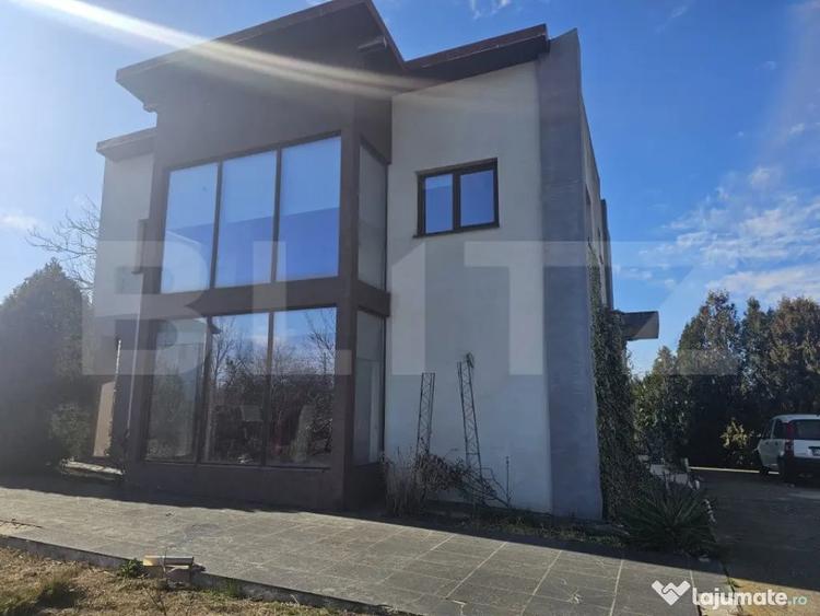 Casă cu 5 camere cu Teren 350 Mp în Ghercești