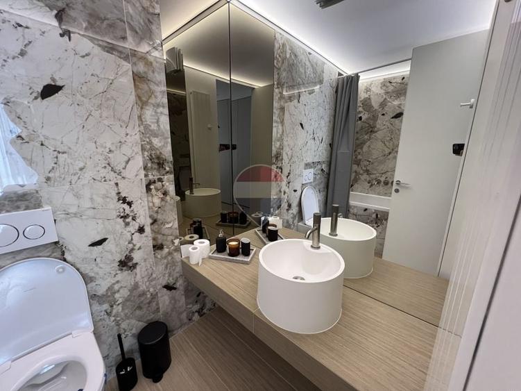 Apartament cu 3 camere decomandat, mobilat în Iancu Nicolae