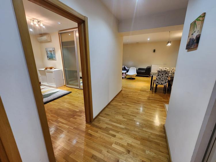 Apartament cu 3 camere semidecomandat în Herăstrău