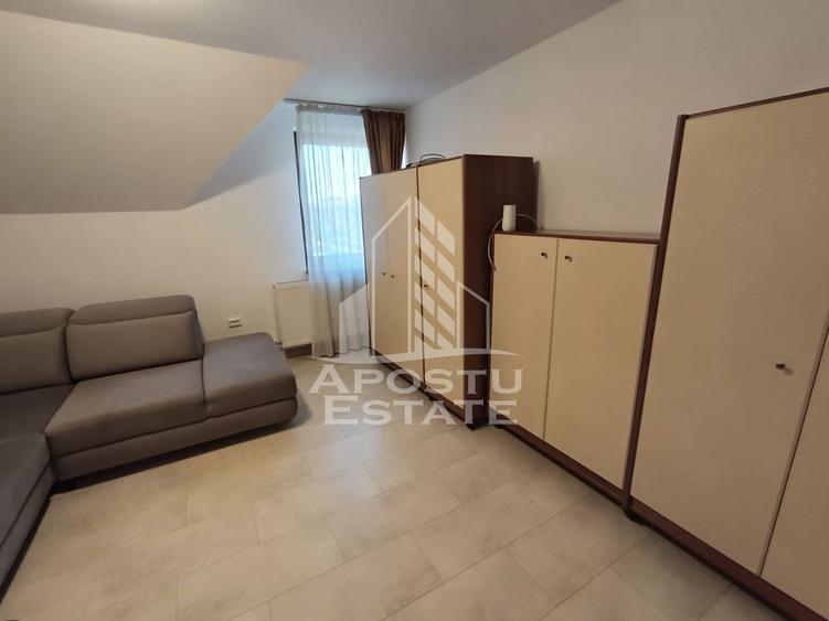Casă cu 4 camere cu Teren 500 Mp în Girocului
