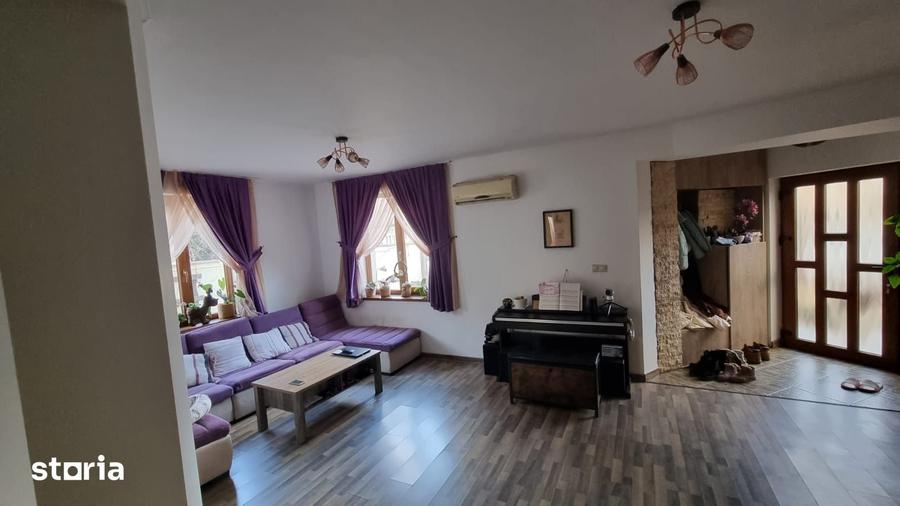 Casă cu 4 camere cu Teren 175 Mp în Central