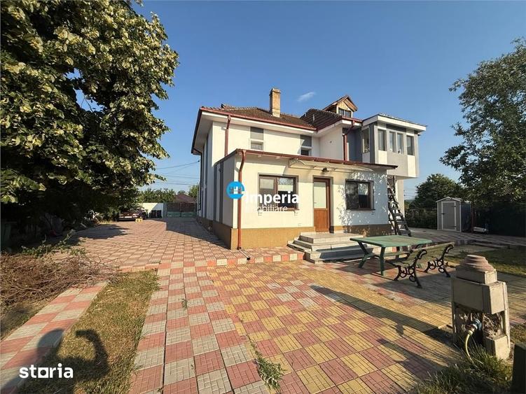Casă cu 6 camere cu Teren 1330 Mp în Victoria