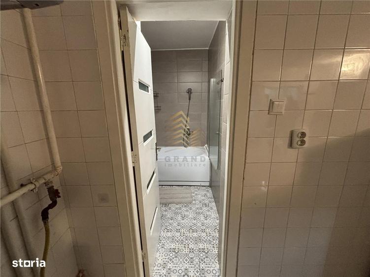 Apartament cu 2 camere decomandat în Periferie