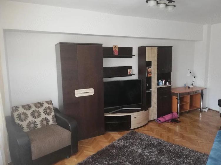 Apartament cu 2 camere decomandat în Calea București