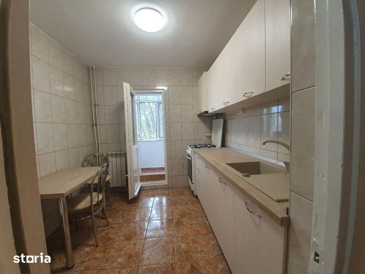 Apartament cu 3 camere decomandat în 9 Mai