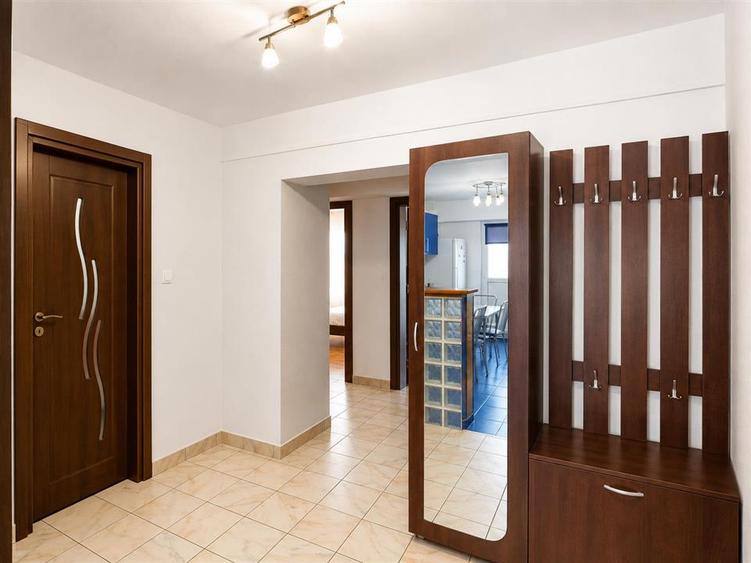 Apartament cu 3 camere decomandat în Scriitorilor
