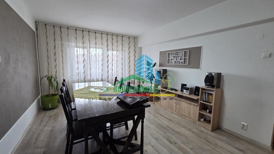 Apartament cu 3 camere decomandat, mobilat în Brăilei