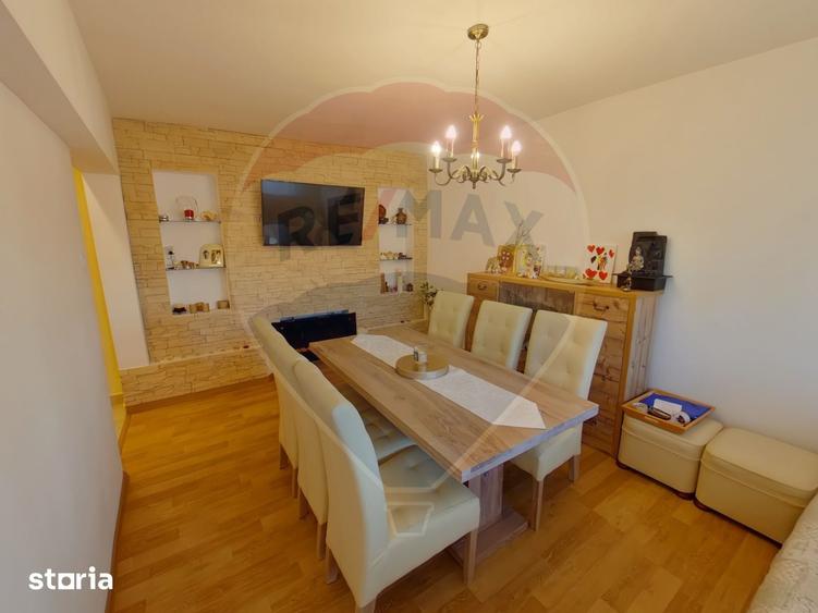 Apartament cu 4 camere de vanzare, Pia?a 1 Decembrie 1918 - 13