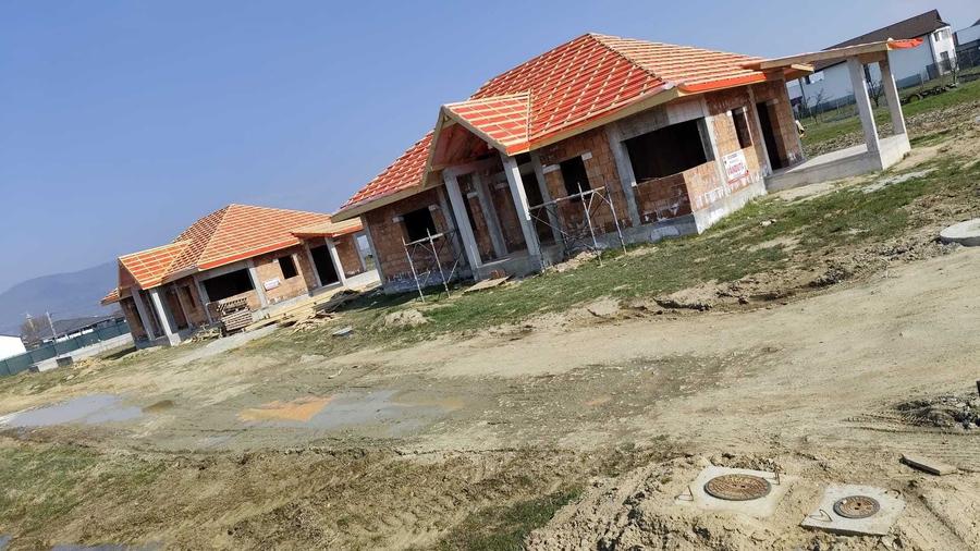 Casă cu 3 camere în Mocira