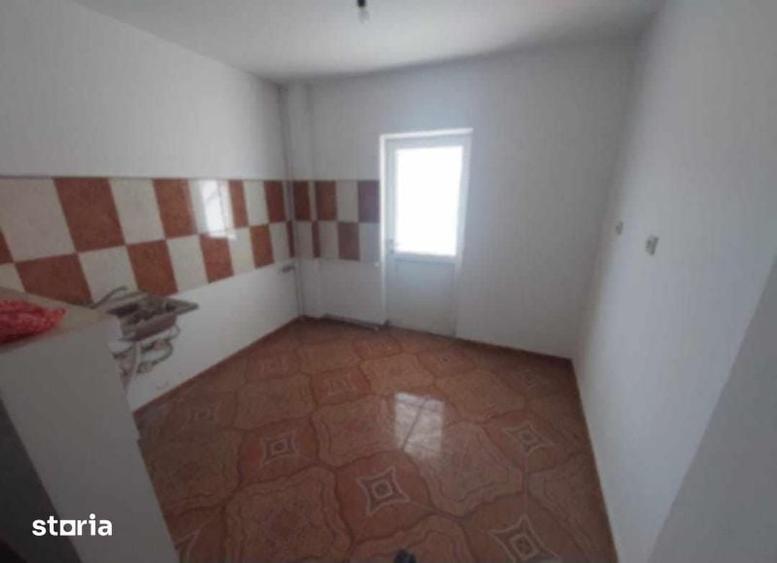 Apartament cu 2 camere decomandat în Micro 12