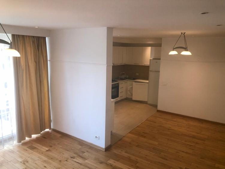 Apartament cu 3 camere decomandat, mobilat în Aviației